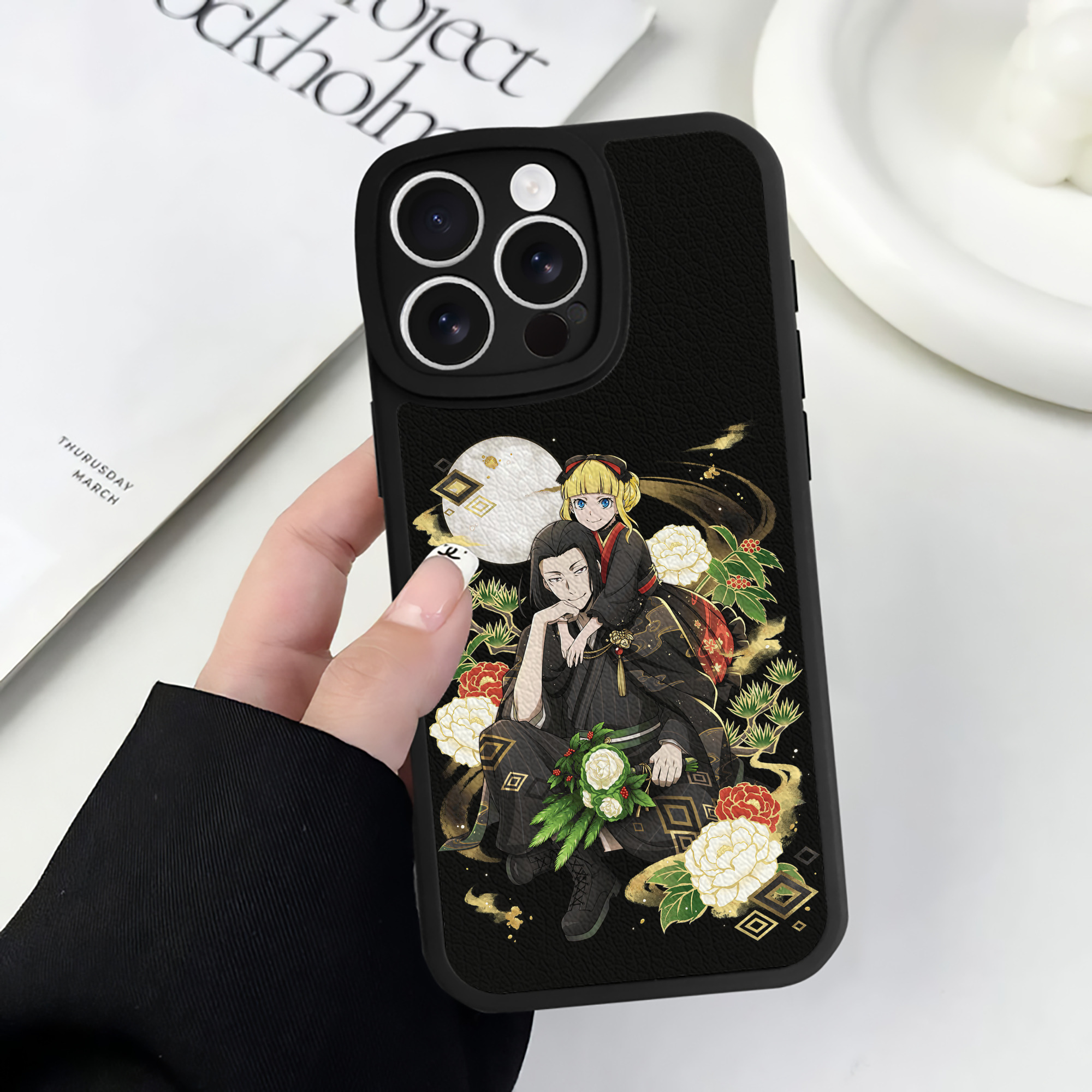 （画像用） 文豪ストレイドッグス Bungo Stray Dogs 【iPhone 16シリーズ対応】シリコンスマホケース（レザー調） 材質：シリコン